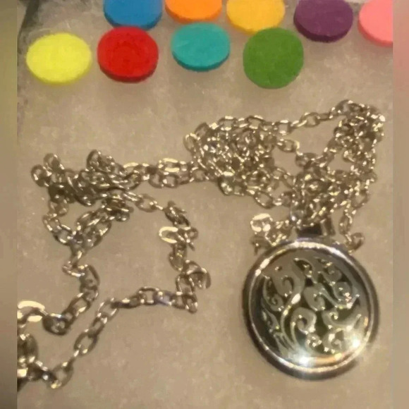 Tree of Life Perfume/Essential Oil Diffusion Stainless Steel Pendant Necklace. - Picture 11 of 12